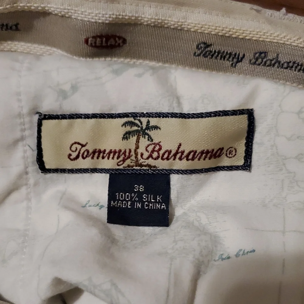 Tommy Bahama 100% Silk Cream Flat Front Shorts